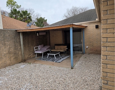 4111 Knoll Glen Drive - Photo Thumbnail 14