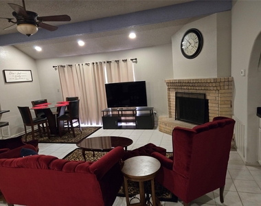 4111 Knoll Glen Drive - Photo Thumbnail 4