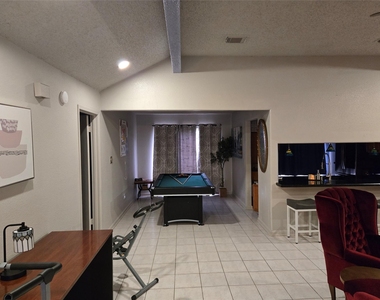 4111 Knoll Glen Drive - Photo Thumbnail 1
