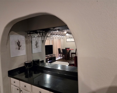 4111 Knoll Glen Drive - Photo Thumbnail 7