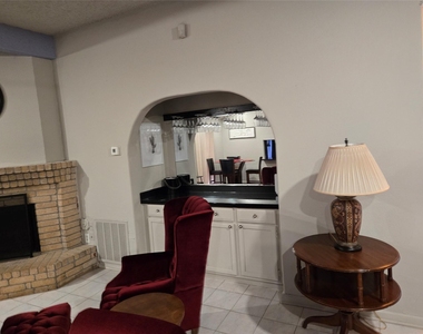4111 Knoll Glen Drive - Photo Thumbnail 2