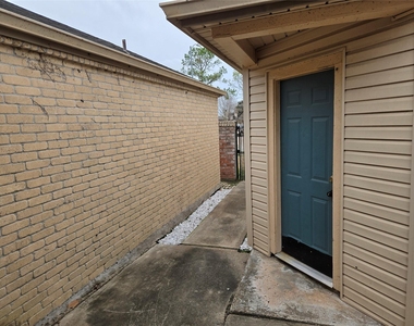 4111 Knoll Glen Drive - Photo Thumbnail 15