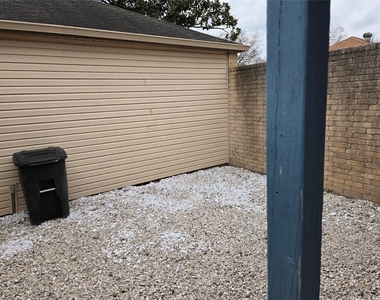 4111 Knoll Glen Drive - Photo Thumbnail 12