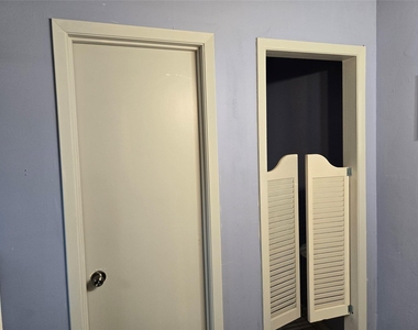 4111 Knoll Glen Drive - Photo Thumbnail 17