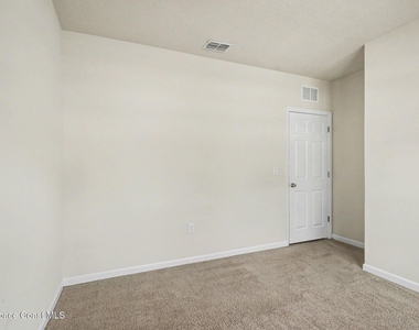 2650 Falcon Lane - Photo Thumbnail 7