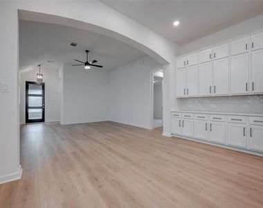 11430 Gossamer Wing Lane - Photo Thumbnail 3
