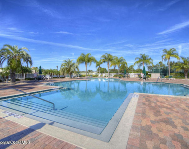 1610 Lago Mar Drive - Photo Thumbnail 15