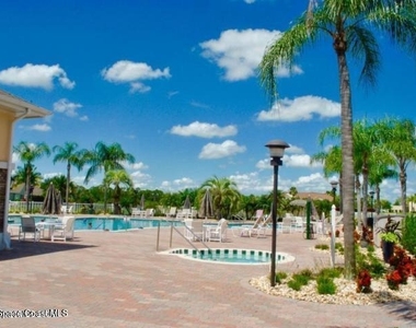 1610 Lago Mar Drive - Photo Thumbnail 16