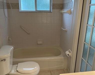 1610 Lago Mar Drive - Photo Thumbnail 32
