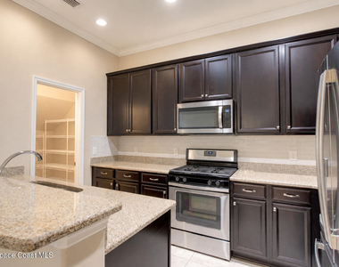 8810 Napolo Drive - Photo Thumbnail 4