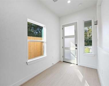 5222 Gold Street - Photo Thumbnail 2