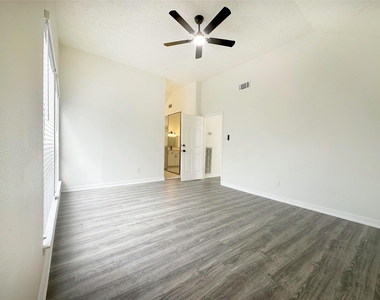 9843 Stableway Drive - Photo Thumbnail 26