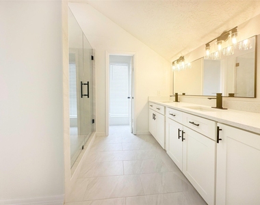 9843 Stableway Drive - Photo Thumbnail 27