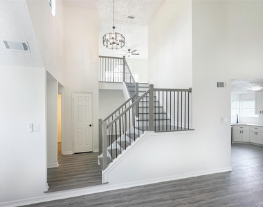 9843 Stableway Drive - Photo Thumbnail 15