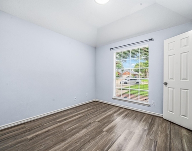 15007 Changing Oak Ridge Court - Photo Thumbnail 21