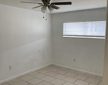 180 Minna Lane - Photo Thumbnail 4