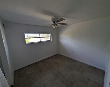 140 Minna Lane - Photo Thumbnail 7
