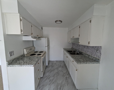 140 Minna Lane - Photo Thumbnail 2
