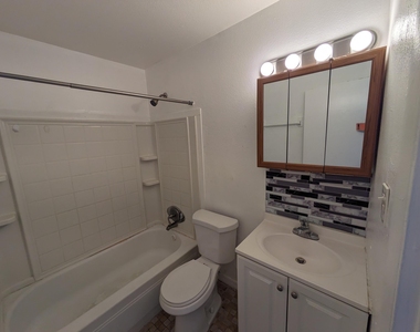 140 Minna Lane - Photo Thumbnail 6