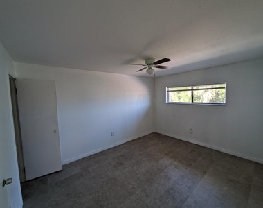 140 Minna Lane - Photo Thumbnail 5