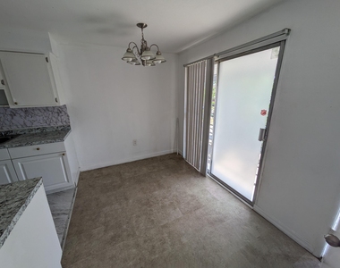 140 Minna Lane - Photo Thumbnail 3