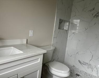 255 Paradise Boulevard - Photo Thumbnail 13