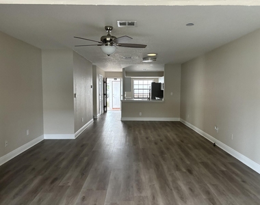 255 Paradise Boulevard - Photo Thumbnail 7