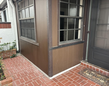 255 Paradise Boulevard - Photo Thumbnail 2
