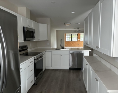 255 Paradise Boulevard - Photo Thumbnail 6