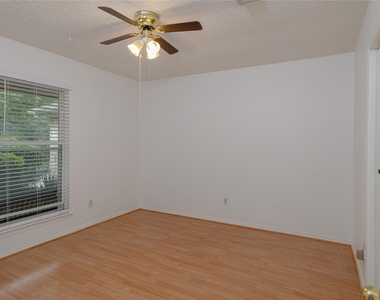 4110 Garden Springs Drive - Photo Thumbnail 8