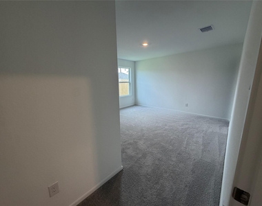 1531 Gardenia Grove Lane - Photo Thumbnail 6