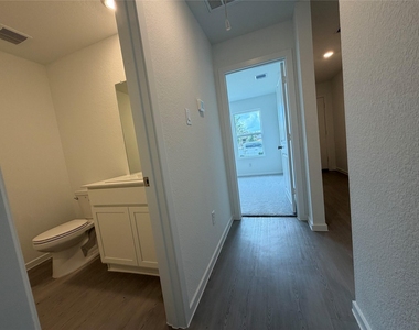 1531 Gardenia Grove Lane - Photo Thumbnail 7