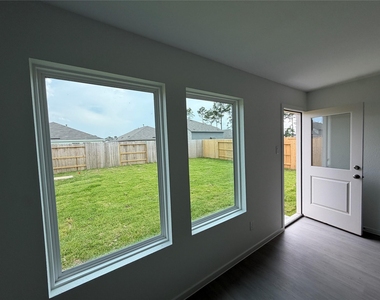 1531 Gardenia Grove Lane - Photo Thumbnail 8