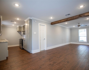 4419 Reynaldo Drive - Photo Thumbnail 5