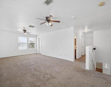 2218 Heath Ridge Lane - Photo Thumbnail 13