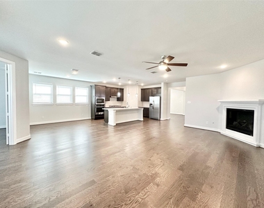 9218 Rocking Plain Lane - Photo Thumbnail 14