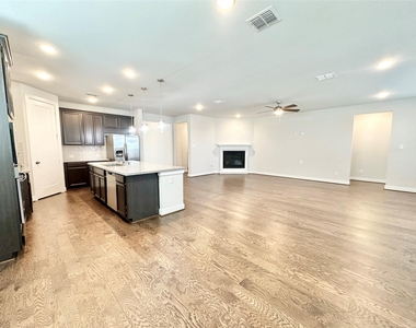 9218 Rocking Plain Lane - Photo Thumbnail 12