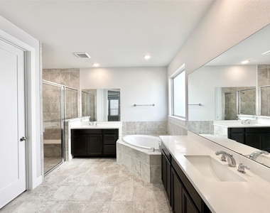 9218 Rocking Plain Lane - Photo Thumbnail 19