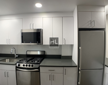 East 35 Street - Photo Thumbnail 1