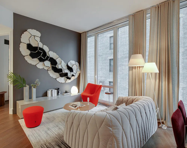 East 44th Street - Photo Thumbnail 2