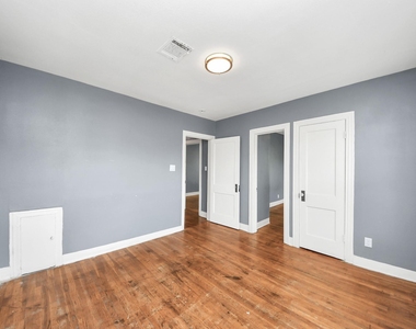 3012 Isabella Street - Photo Thumbnail 30