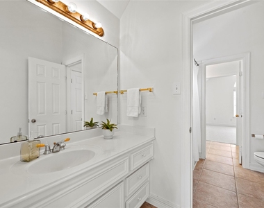 2923 Zachary Bend Lane - Photo Thumbnail 31