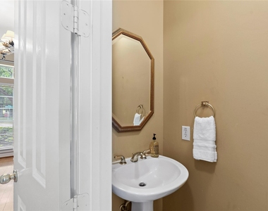 2923 Zachary Bend Lane - Photo Thumbnail 15