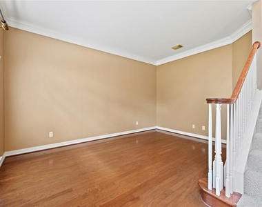 2923 Zachary Bend Lane - Photo Thumbnail 5