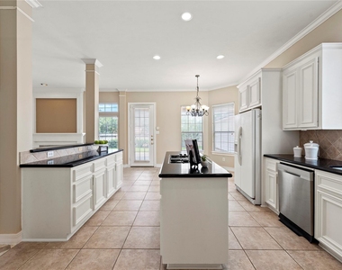 2923 Zachary Bend Lane - Photo Thumbnail 14