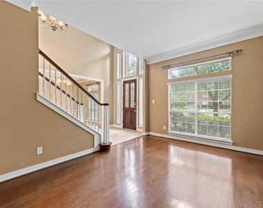 2923 Zachary Bend Lane - Photo Thumbnail 4