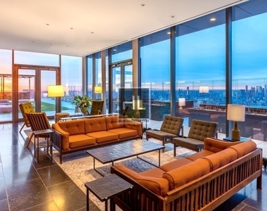 West 31st Street - Photo Thumbnail 6