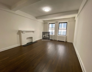 West 55 Street - Photo Thumbnail 3