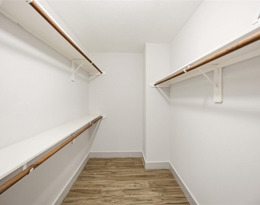 422 Laurel Pine Drive - Photo Thumbnail 10