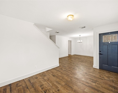 422 Laurel Pine Drive - Photo Thumbnail 3